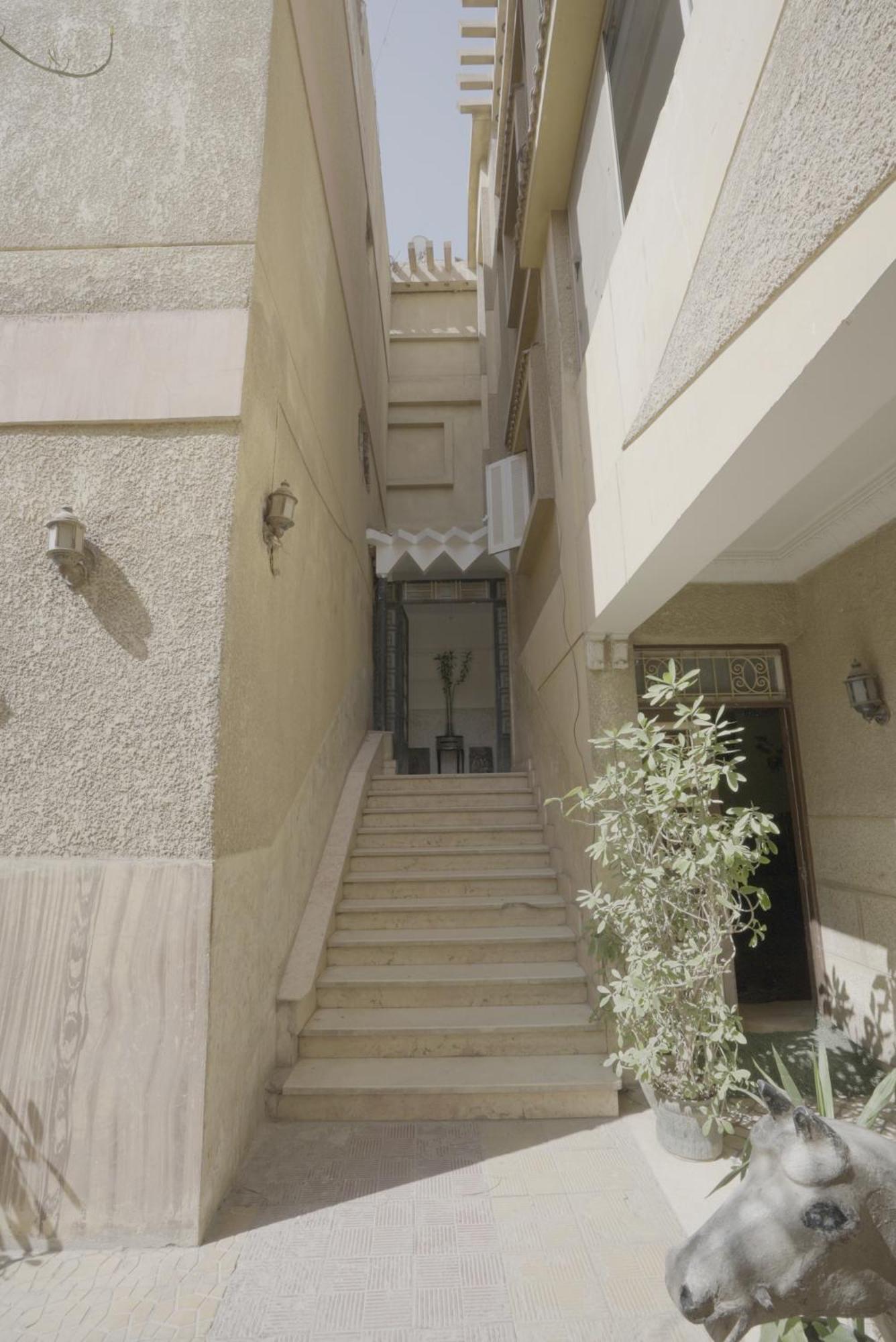 Queen Cleopatra Pyramids Hotel Cairo Exterior photo