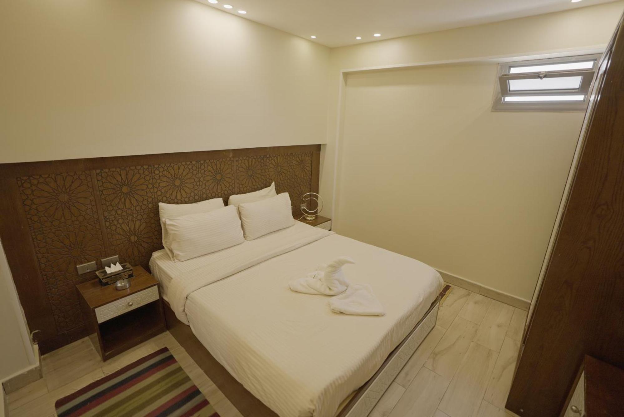 Queen Cleopatra Pyramids Hotel Cairo Exterior photo
